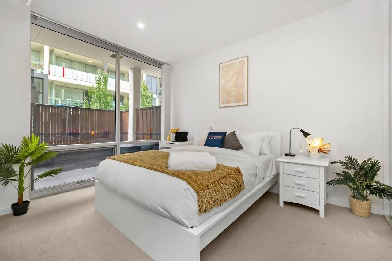 Rose - The Fringe Escape Apartment Adelaide