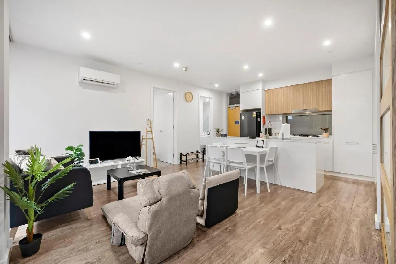Rose - The Fringe Escape Apartment Adelaide